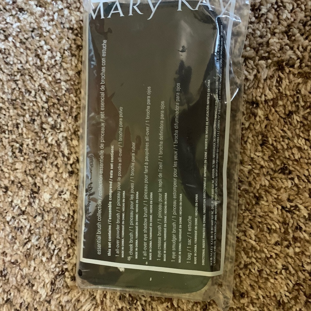 NEW Mary Kay Brush set! BELOW COST!